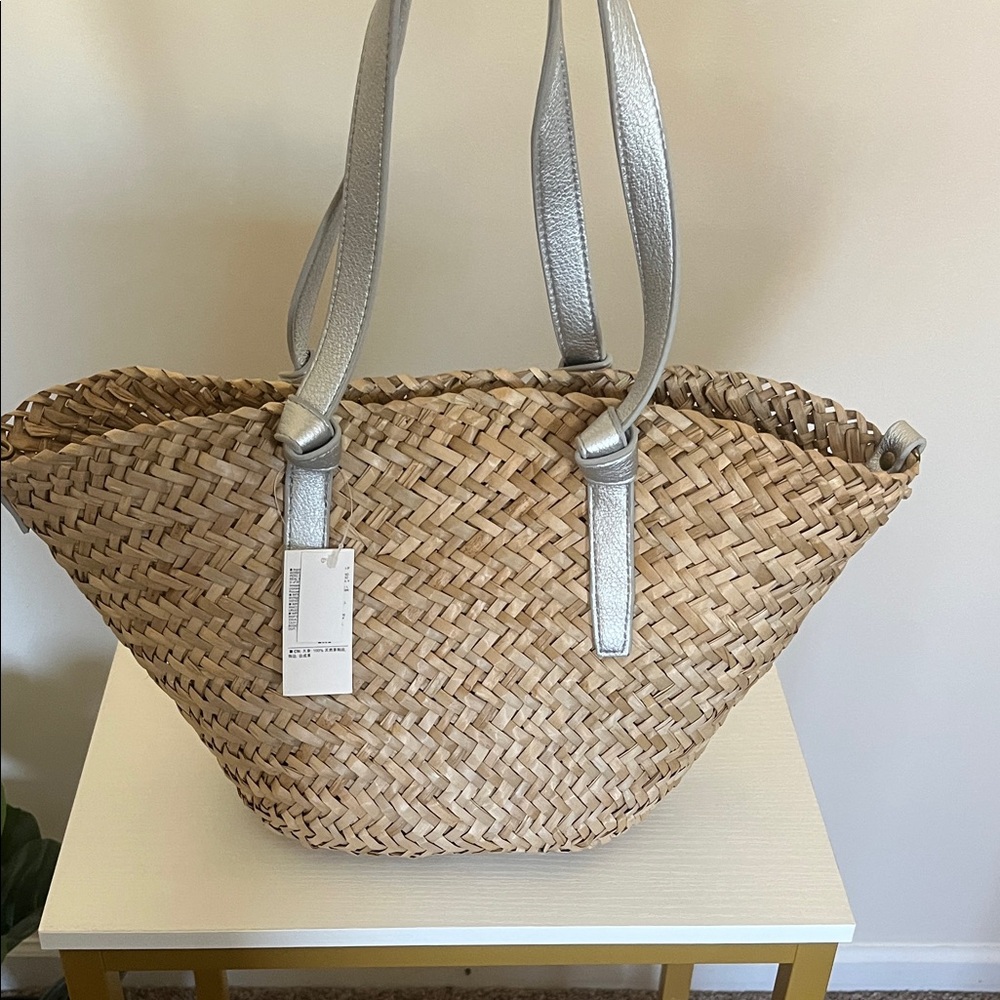 NWT GAP Women’s Tan Woven Tote with Silver Handles